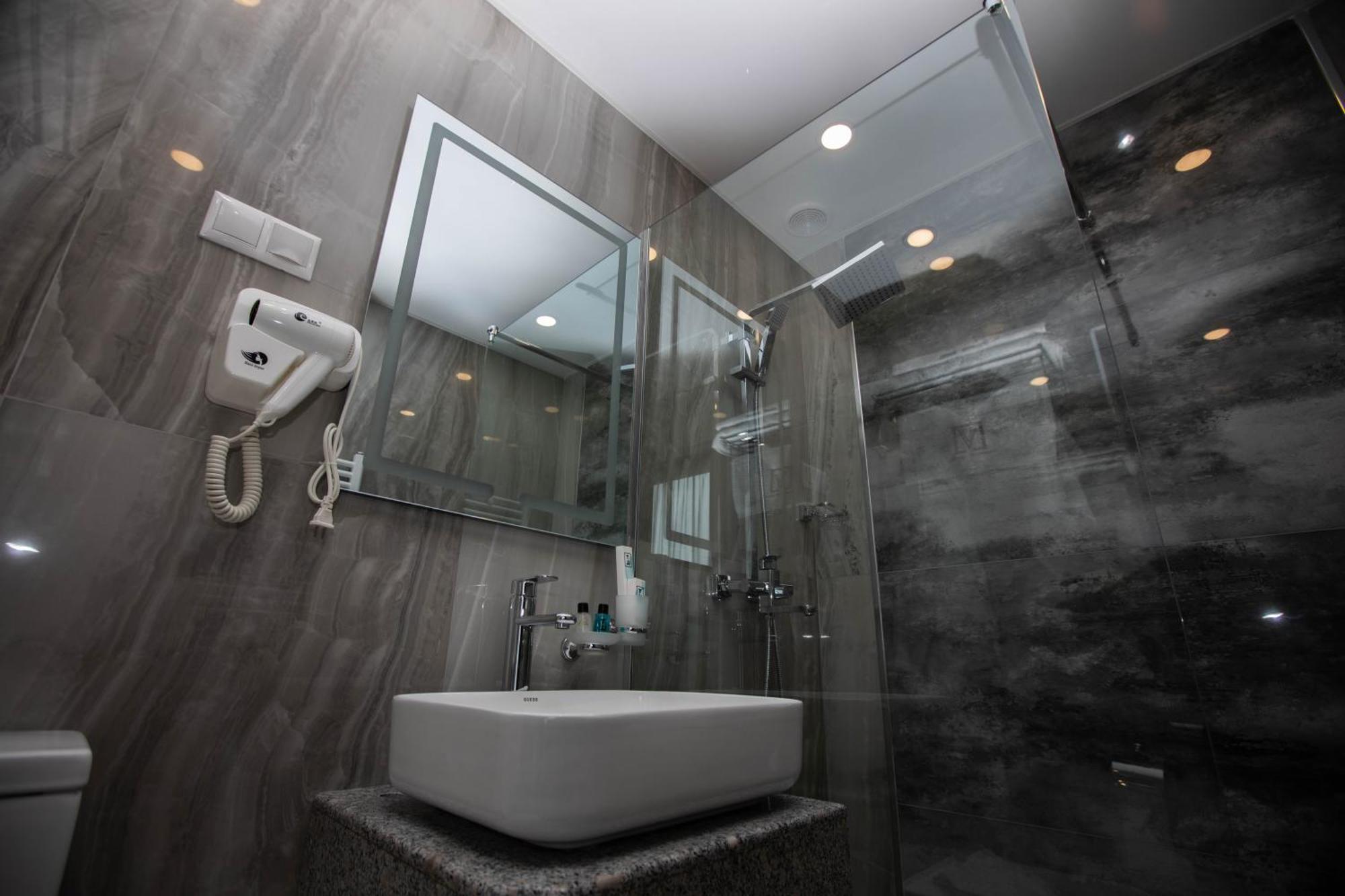 יירבאן Vg Hotel מראה חיצוני תמונה
